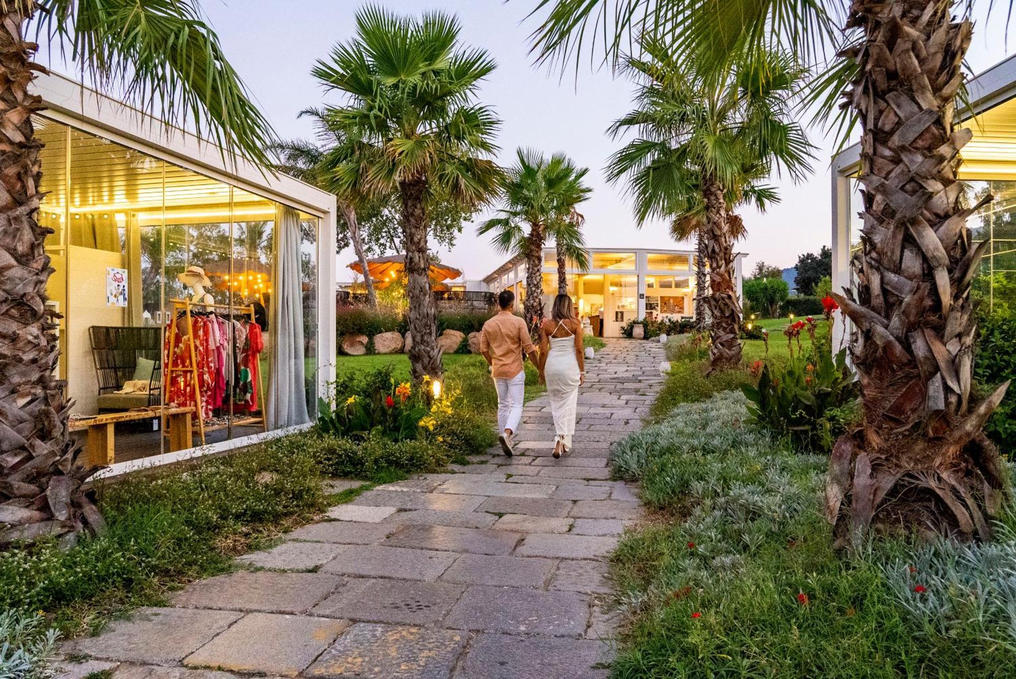 Cala Sinzias Resort Castiadas Exterior foto